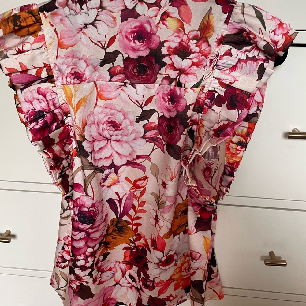 Express Gramercy Floral Blouse size small - Picture 8 of 8